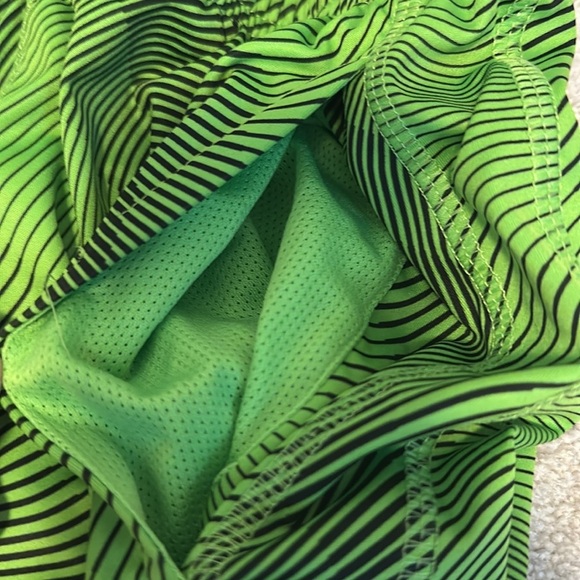 Nike Dri Fit 21” short. Lime green and black - Picture 3 of 5